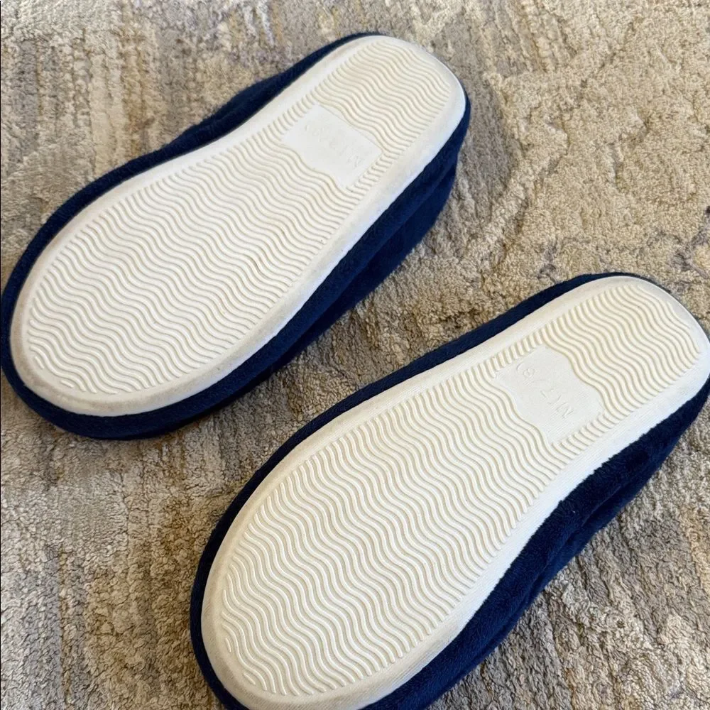 Mushmellow Kids Blue Santa Claws Slippers 7/8 M NWOT